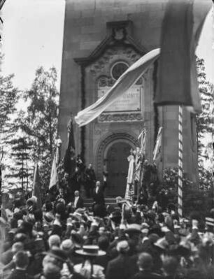 Friedrich-August-Turm : Feier zum 50jährigen Jubiläum der Eröffnung des Friedrich-August-Turmes auf dem Rochlitzer Berg.