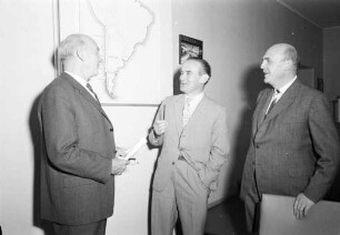 Informationsbesuch der deutsch-stämmigen Chilenen, Ministerialdirektor Carlos Stehr und Abgeordneter Carlos Follert, bei der Bundesanstalt für Wasserbau.