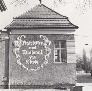 Pavillon mit Inschrift "Ratskeller und Ballsaal zur Linde"