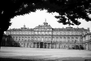 Rastatt: Schloss; Frontalansicht