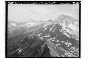 Blick von der Gemspleisspitze (?) auf das Fluchthorn und den Piz Tasna bei Scuol
