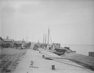 Hafen von Shikuka : Fischerboote am Kai