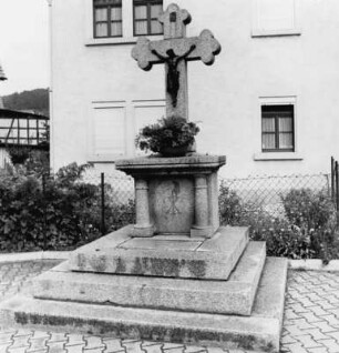 Prozessionskreuz; Heppenheim, Igelhöhstraße 12