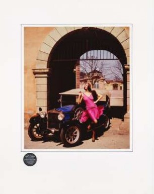 Frau im Charleston-Look mit Fiat Typ 501 (1922) : Cover-Motiv der Hauszeitschrift fiatfahren, Ausgabe 5/1982