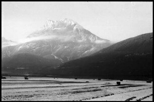 Hohe Munde: Hohe Munde [Feld im Vordergrund]