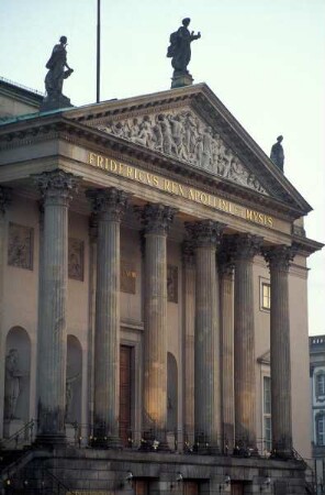 Opernhaus & Deutsche Staatsoper — Nordfassade