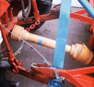 Fotografie: Antriebs- und Anbausystem, Maschinenelement, Gelenkwelle
