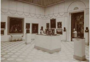 Blick in die Ausstellung der Nationalgalerie, Vorhalle