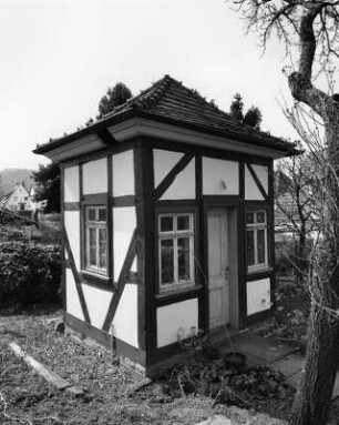 Wohnhaus und Gartenhaus; Lauterbach, Hainigstraße 47