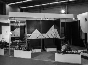 Ausstellungsfläche des VEB Kombinat Holzwerkstoffe, Beschläge und Maschinen Leipzig