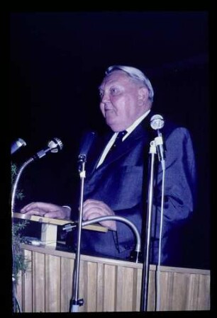 Erhard in Duisburg 9.9.65.