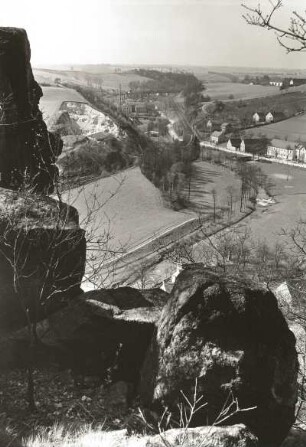 Garsebach Kr. Meißen. Blick von der Pechsteinklippe das Triebischtal aufwärts