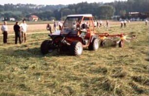 Fotografie: Futterernte, Werbegerät, Kreiselzettwender