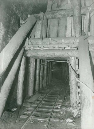 Strassentunnel Saarburg, Deutschland, 1941