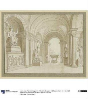Hallengang mit Statuen