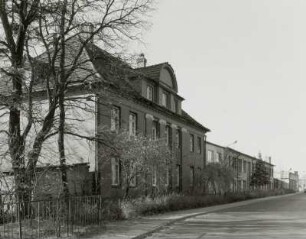 Verwaltungsgebäude der ehemaligen Antonienhütte/Glaswerk