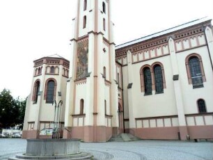 Stadtkirche (Neubau 19 Jhd. nach Einsturz) über Traufseite