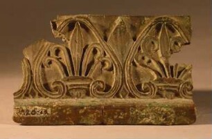 Fragment eines Palmettenfrieses (angeblich vom Sockel der Victoria in Brescia)