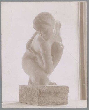 Kauernde, 1914, Kalkstein