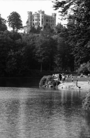Hohenschwangau: Touristen am Alpsee
