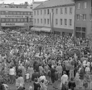 Marktplatz: Vogelschießen: Publikum