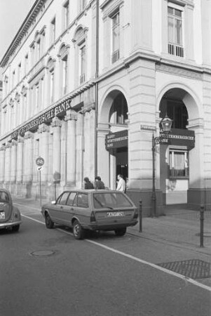 Raubüberfall auf die Baden-Württembergische Bank am Friedrichsplatz