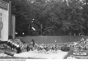 Dresden. Pionierorganisation "Ernst Thälmann". II. Pioniertreffen, Ensemble - Freilichtbühne "Junge Garde", 12.-18. August 1955