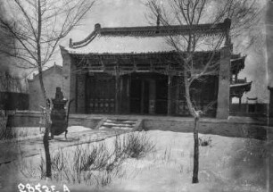 Tempel : Ein Tempel im chinesischen Stil im Tian Shan Hochgebirge