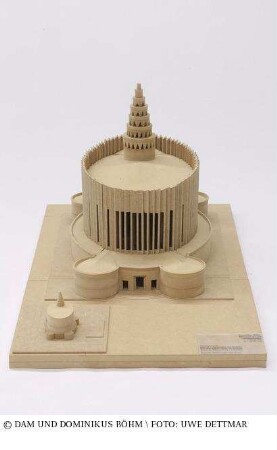 Messopferkirche "Circumstantes" (Projekt 1923) - Modell des Gesamtgebäudes mit Umgebungsmodell