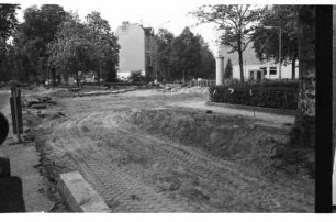 Kleinbildnegative: Straßenbauarbeiten, Perelsplatz, 1981