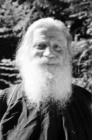 Agapia: Kloster Agapia Deal, Pope mit Bart