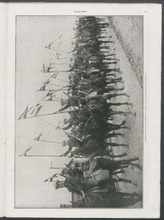 Caballería del Colegio Militar recibiendo las aclamaciones de la multitud.