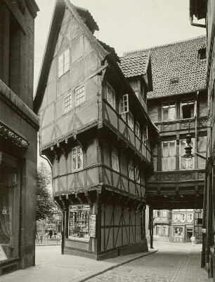 Hildesheim, Gebäude : Hildesheim. "Zuckerhut" und "Pfeilerhaus"