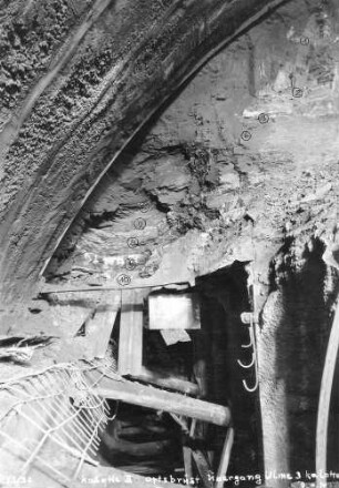 Tunnel bei Hölzern in km 528,925 Übergang von Ulme zu Kalotte in Röhre II