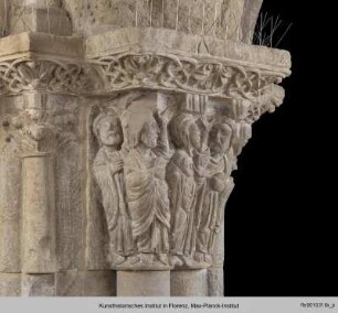 Kapitell mit Himmelfahrt Christi: Maria und Apostel - E16PP28