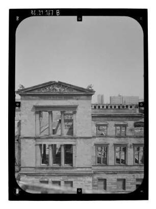 Berlin-Mitte, Bodestraße 1/3. Neues Museum (1843-1855; F. A. Stüler, Wiederaufbau 1986-2009). Teilansicht