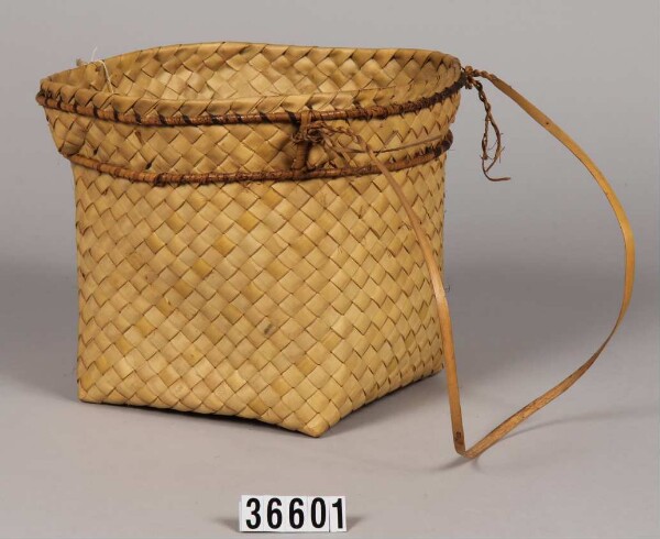 Panier avec couvercle