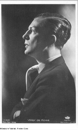 Porträt Victor de Kowa (1904-1973; Schauspieler, Intendant). Fotografie von Foto Binz, um 1950
