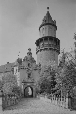 Wiesenburg/Mark. Schloss Wiesenburg, Torhaus und Turm