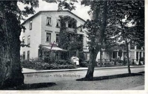 Schloßstraße mit Villa Heimburg