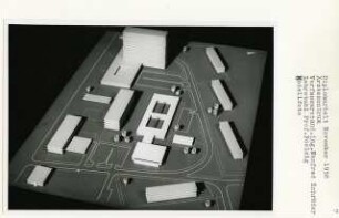 Ärztezentrum, Berlin-Charlottenburg (Diplomarbeit bei Peter Poelzig): Modellfoto