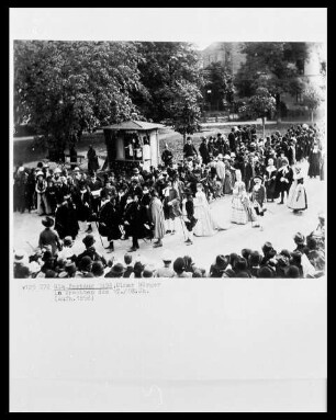 Ulm, Festumzug 1898, Ulmer Bürger in Trachten des 17./18. Jh.