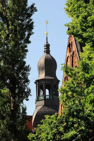 Domturm : Durchblick zum Turm des Domes. Aufgenommen im Juni 2008. Foto Uwe Gerig