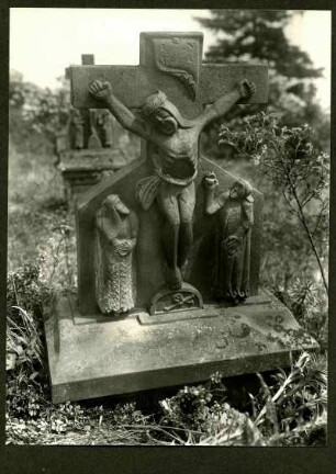 Friedhof. Grabkreuz