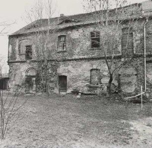Markkleeberg, Herrenhaus des Ritterguts (Seniorenheim Ost), Wirtschaftsgebäude, Hofansicht