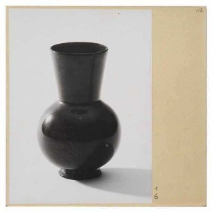 Vase aus dunkelblauem Glas mit weitem Hals (Werkbundkiste Vasen, Bildtafel)
