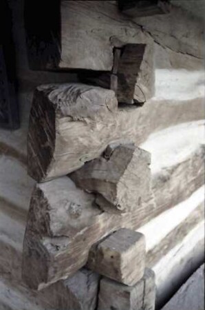 Baneasa: Dorfmuseum, Freilicht Museum, Gefugte Holzbalken eines Hauses