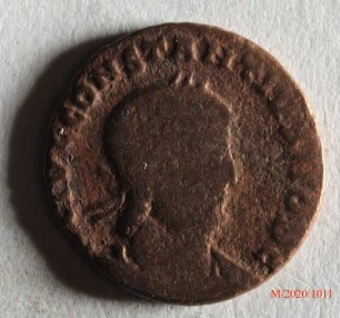 Römische Münze, Nominal Follis, Prägeherr Constantinus I. für Constantius II., Prägeort Thessaloniki, Original