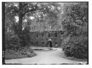 Meißen-Siebeneichen. Schloss Siebeneichen. Ansicht von Westen (Hofansicht)