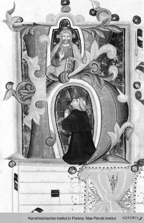 Graduale : Textseite mit vierzeiligen Neumen und historisierter Initiale K: Segnender Christus und betender Mönch